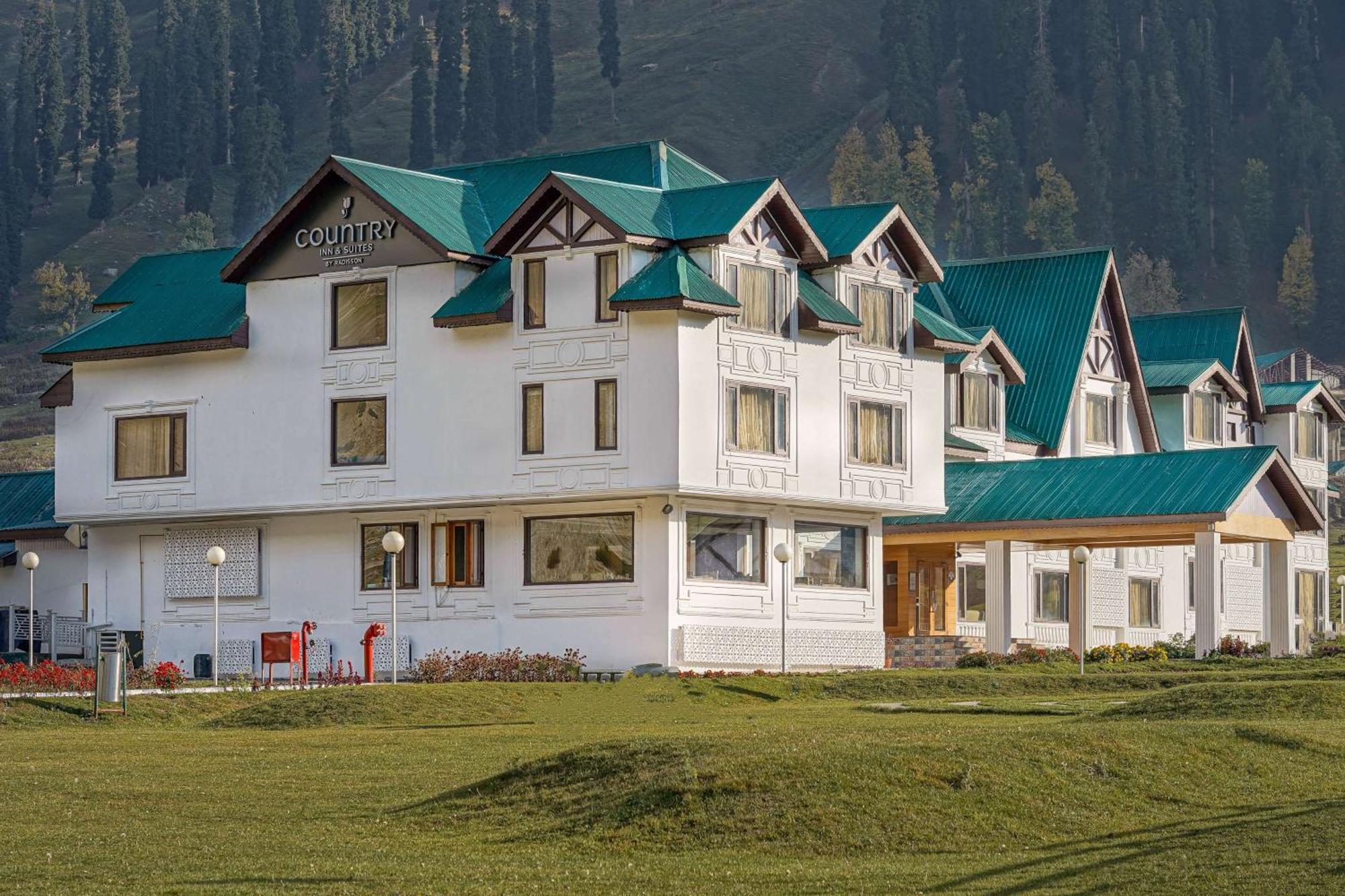 Country Inn Suites By Radisson Sonāmarg Екстериор снимка