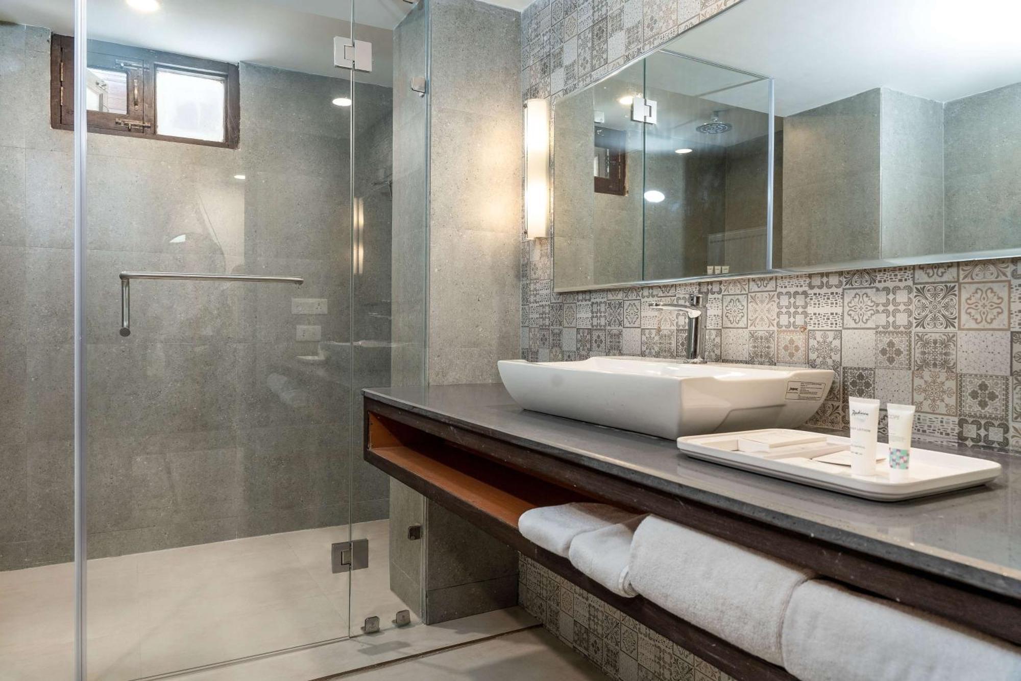 Country Inn Suites By Radisson Sonāmarg Екстериор снимка