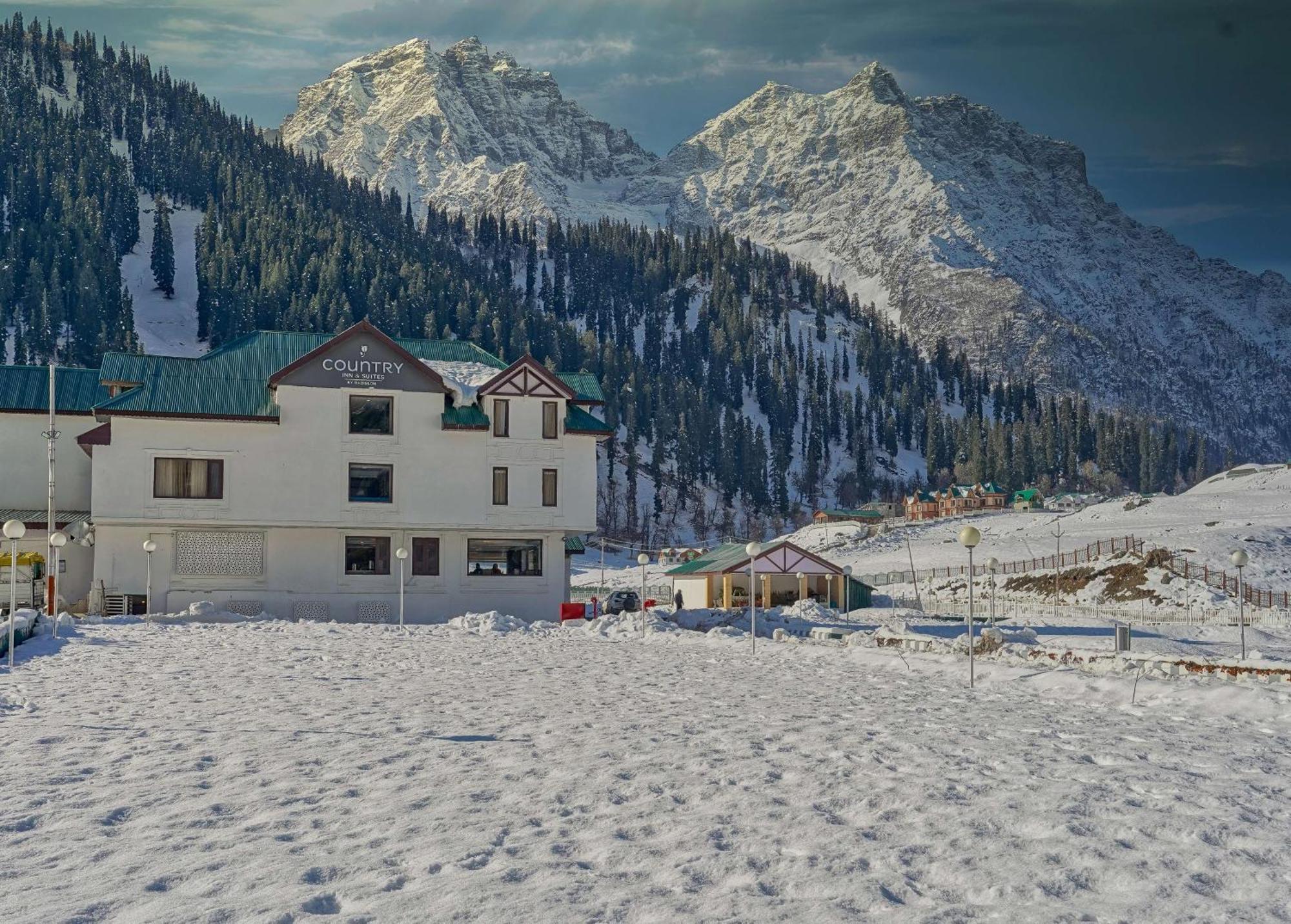 Country Inn Suites By Radisson Sonāmarg Екстериор снимка